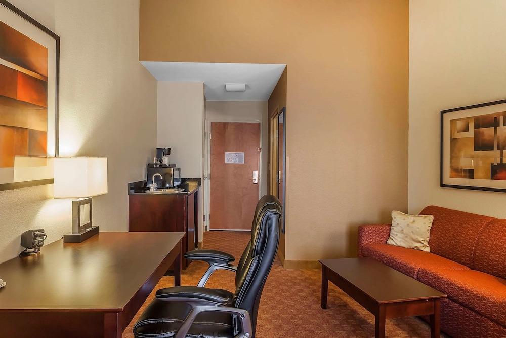 Comfort Suites Suffolk - Chesapeake מראה חיצוני תמונה