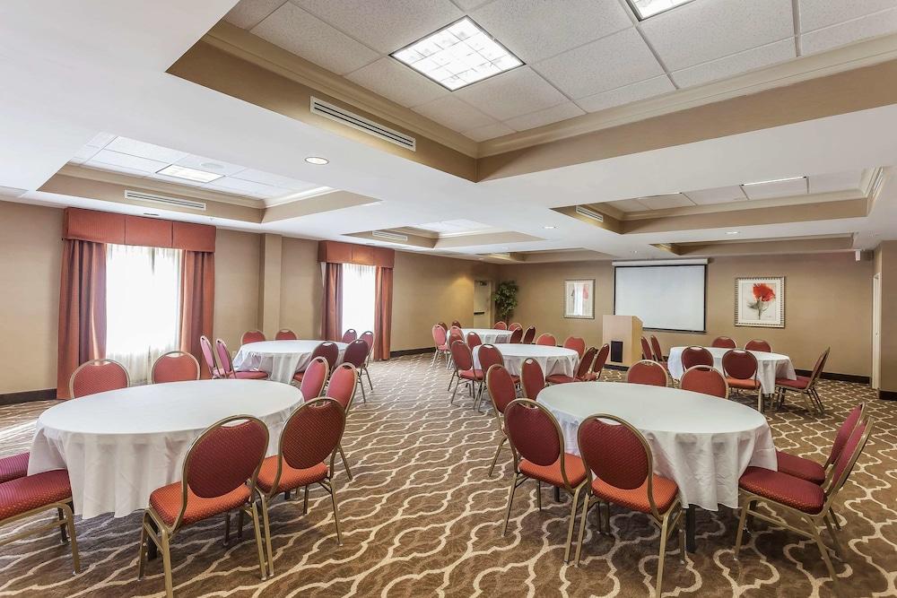 Comfort Suites Suffolk - Chesapeake מראה חיצוני תמונה