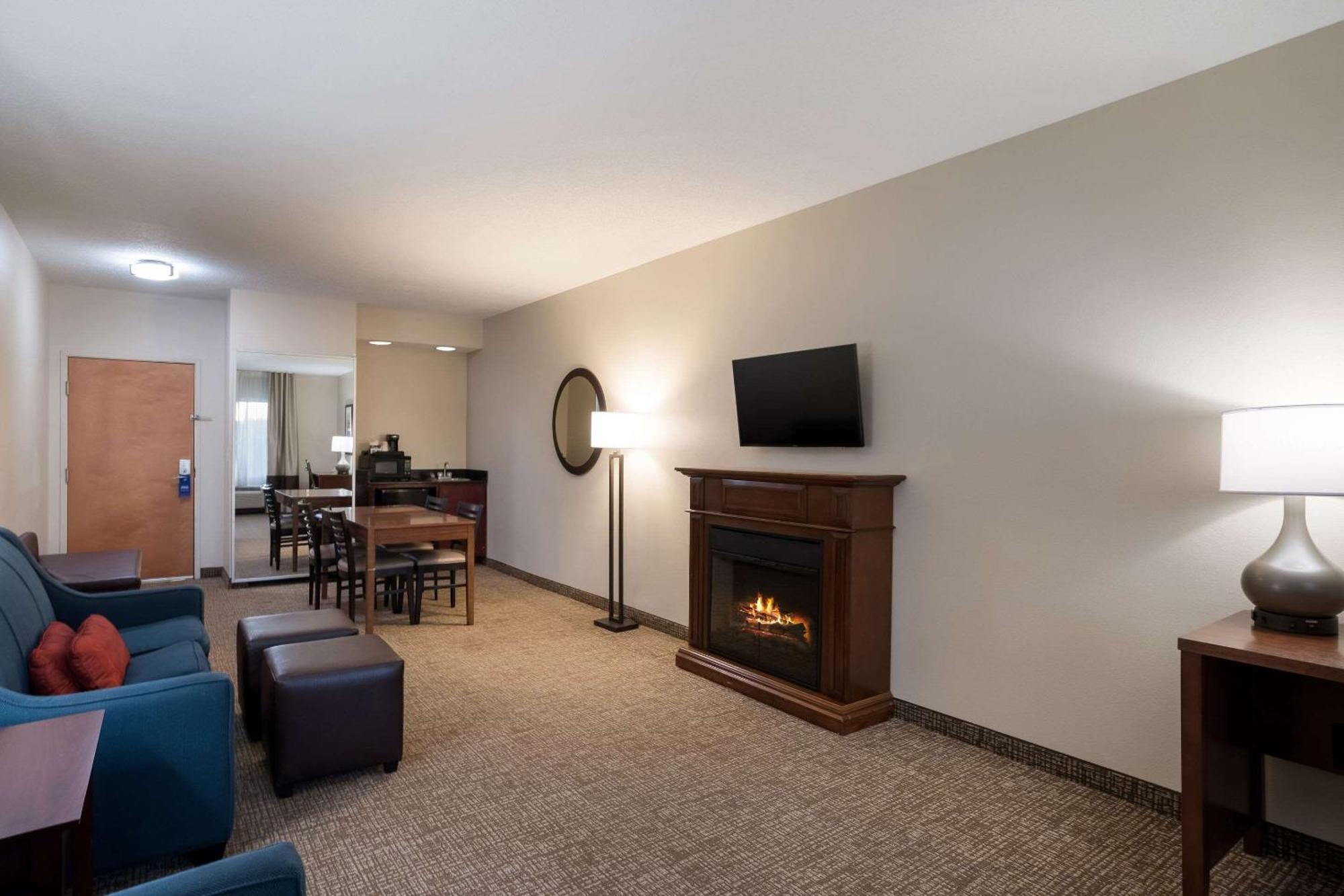 Comfort Suites Suffolk - Chesapeake מראה חיצוני תמונה